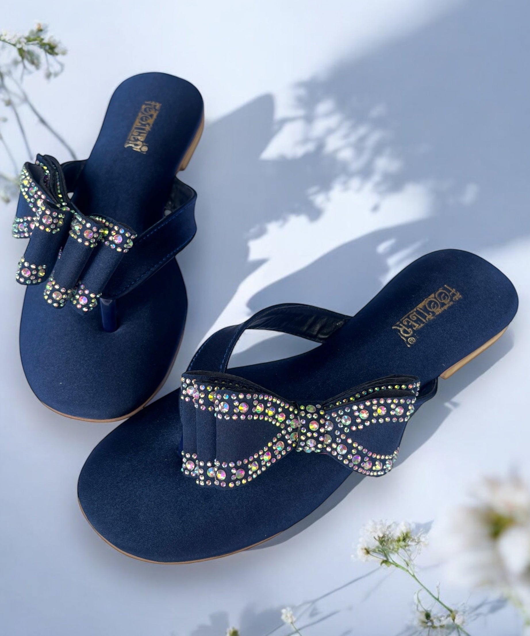 TRIO RIBBON KNOT FLAT