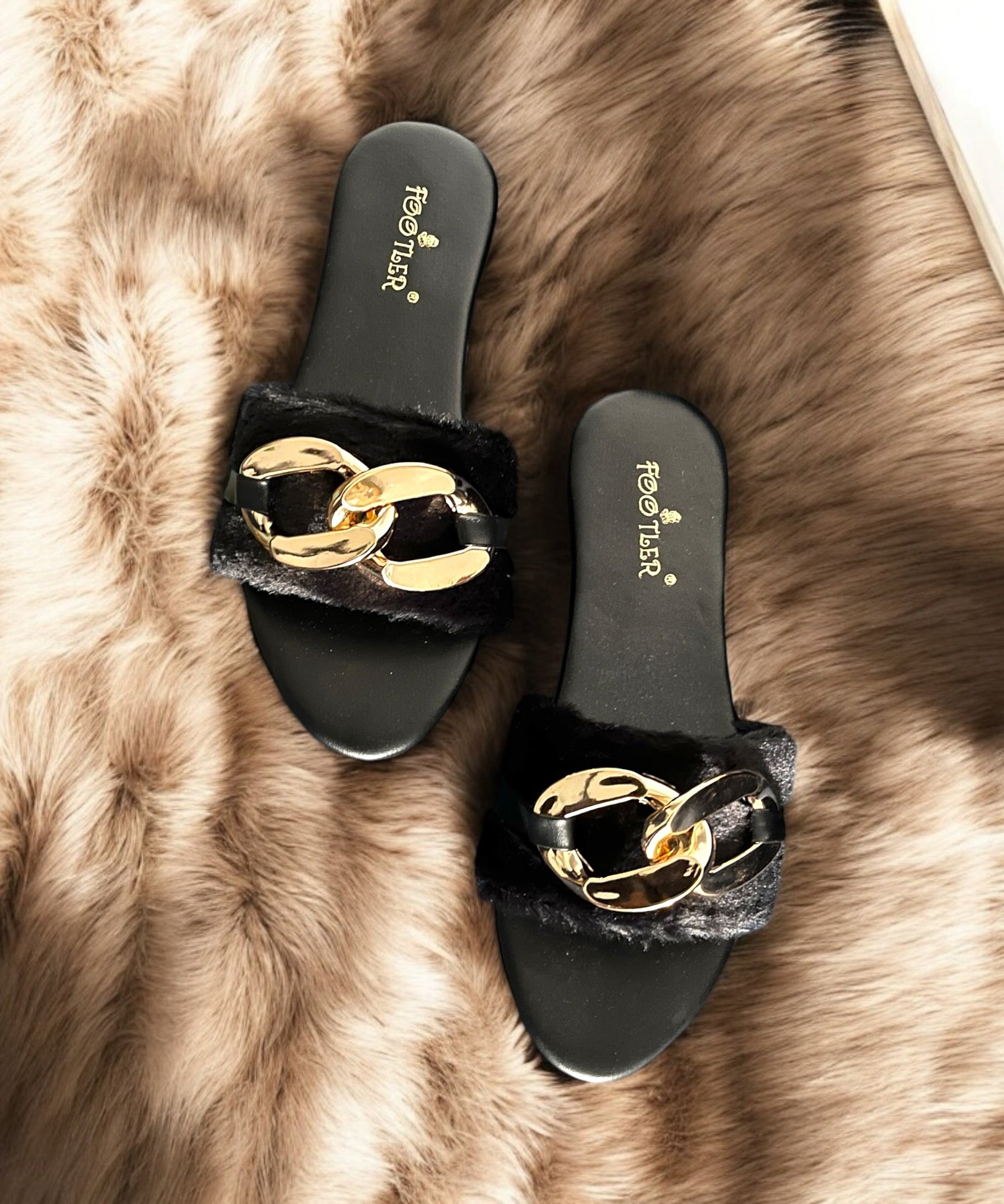 FURRY CHAIN FLATS