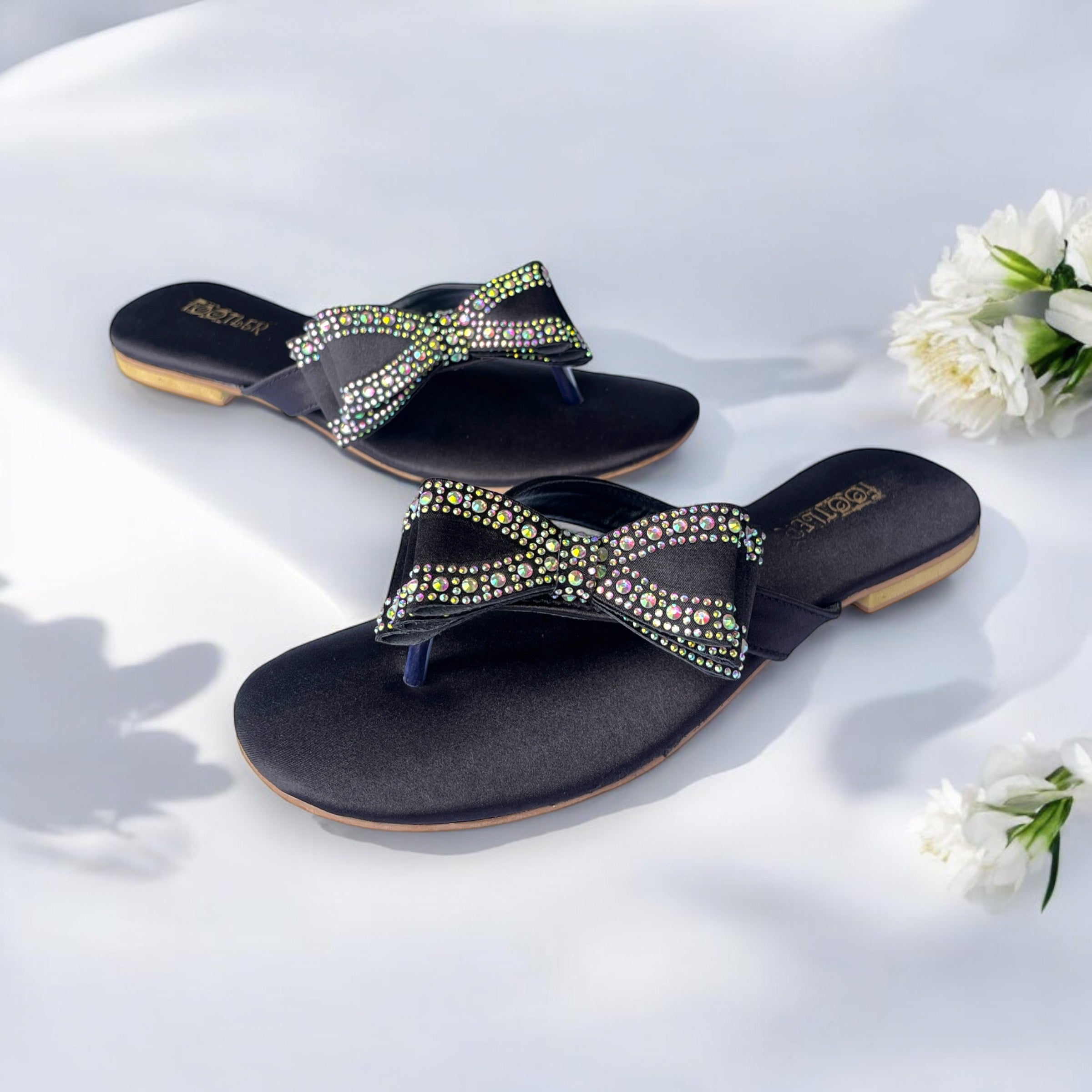 TRIO RIBBON KNOT FLAT