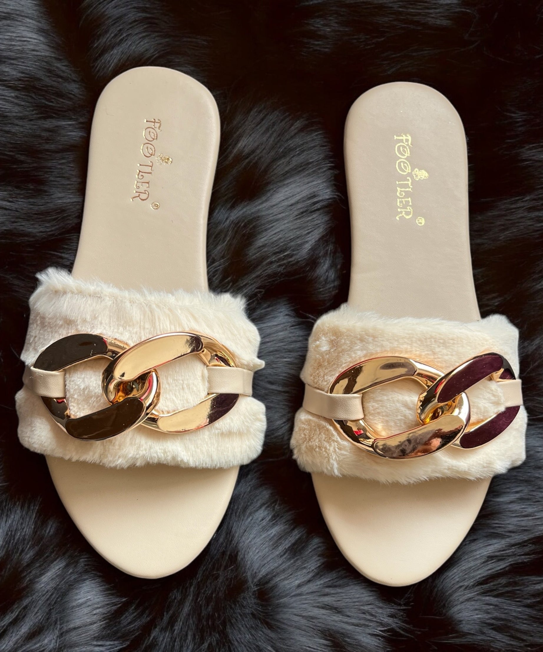 FURRY CHAIN FLATS