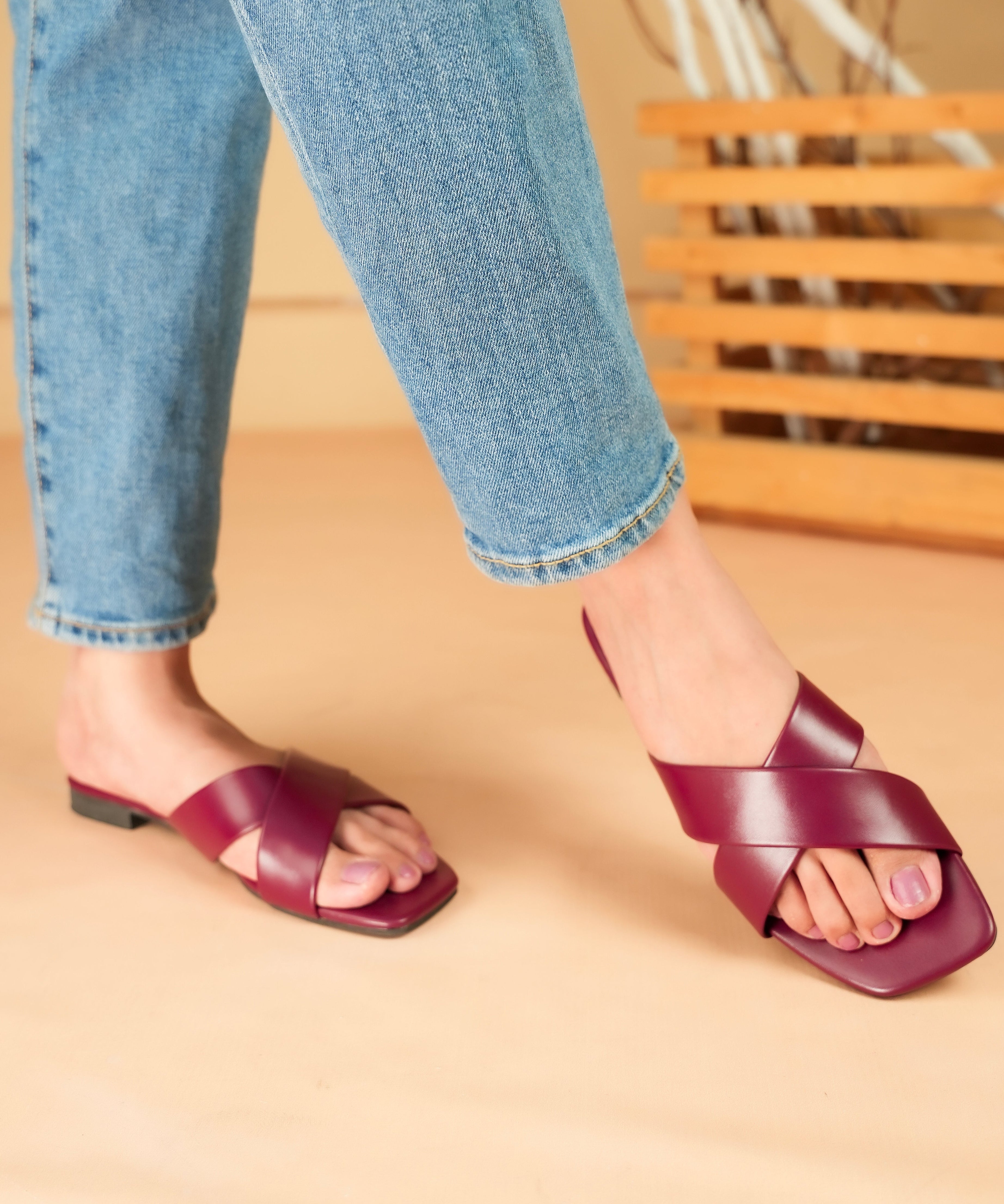 Cross Flats – Stylish & Comfortable Women’s Flats