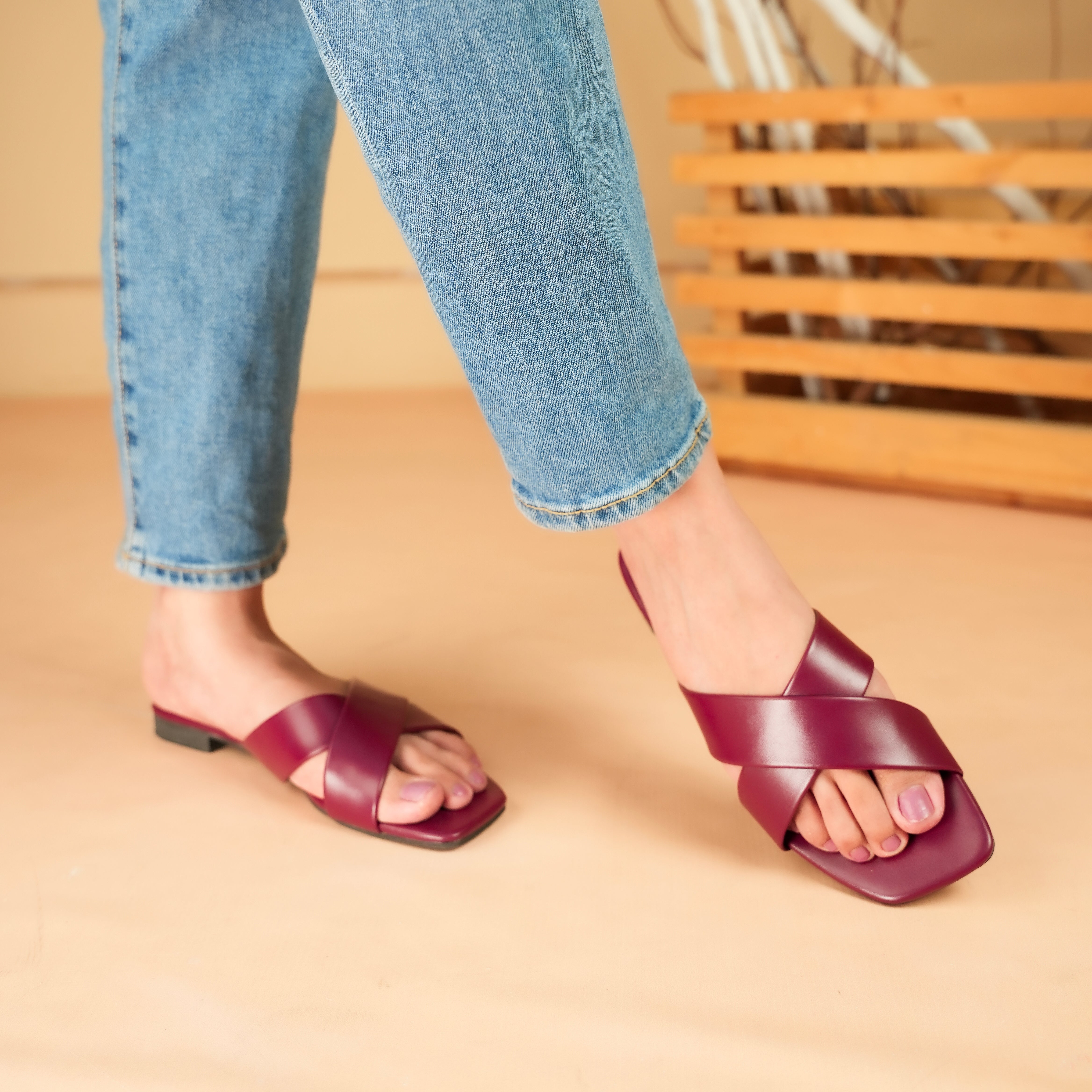 Cross Flats – Stylish & Comfortable Women’s Flats
