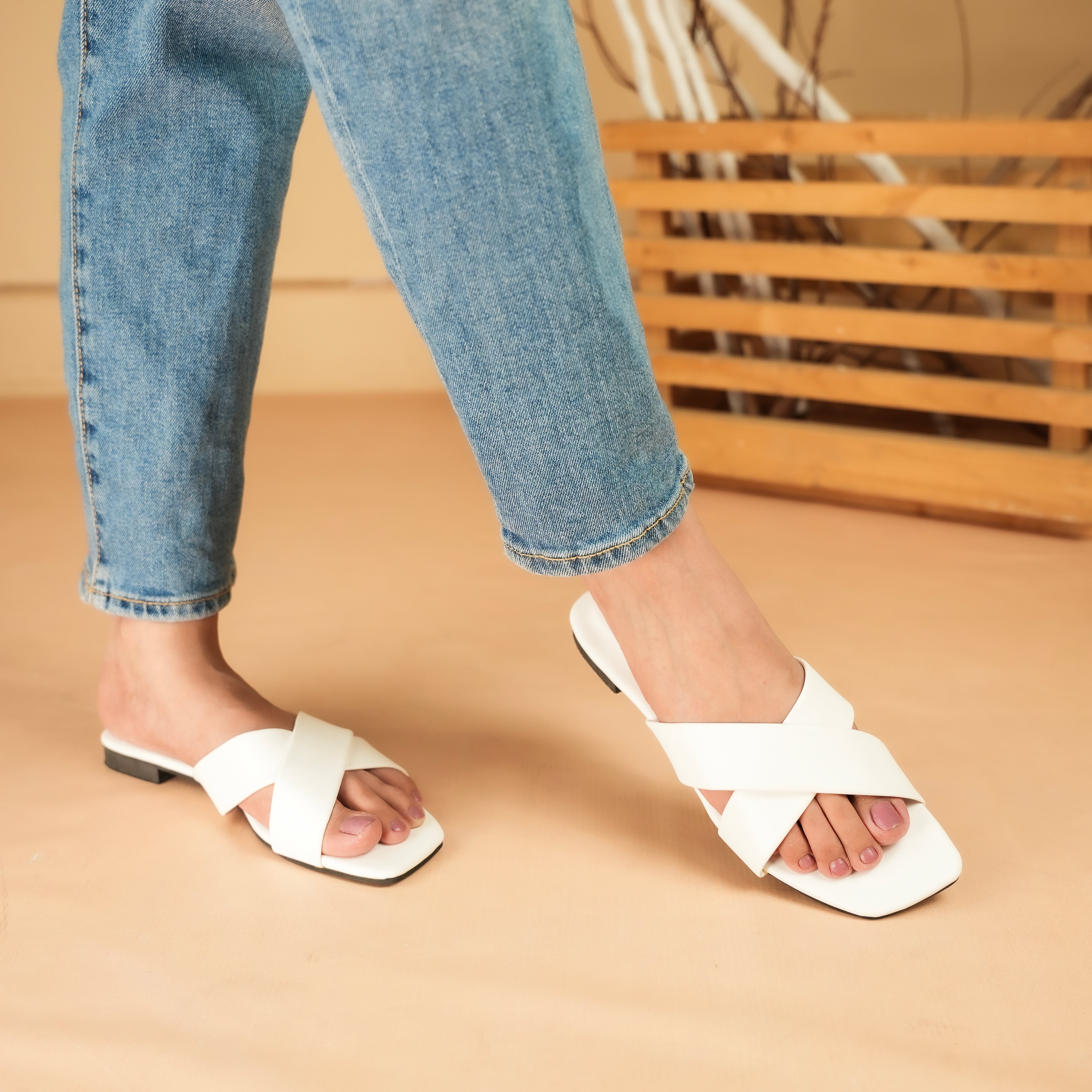 Cross Flats – Stylish & Comfortable Women’s Flats