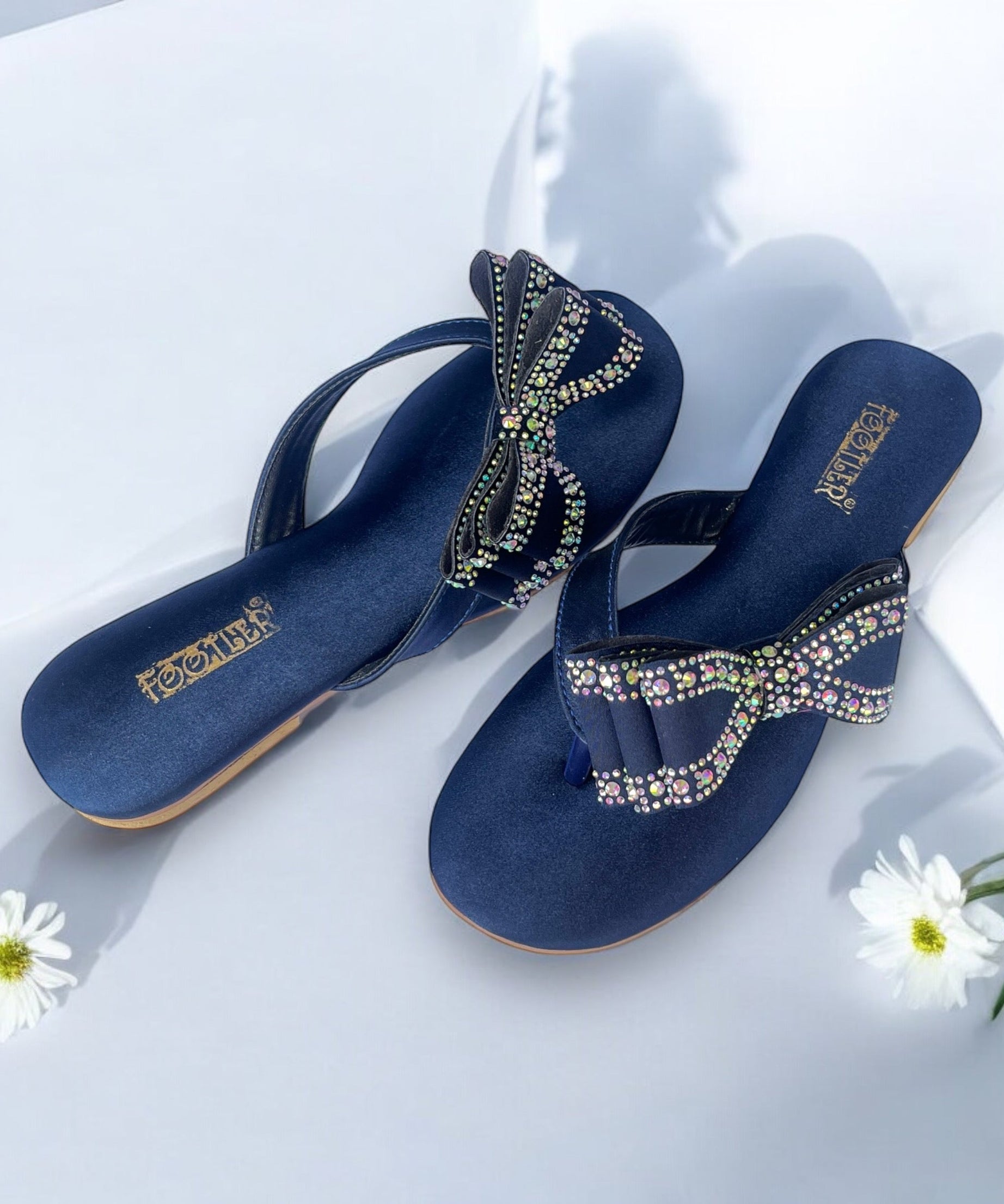 TRIO RIBBON KNOT FLAT